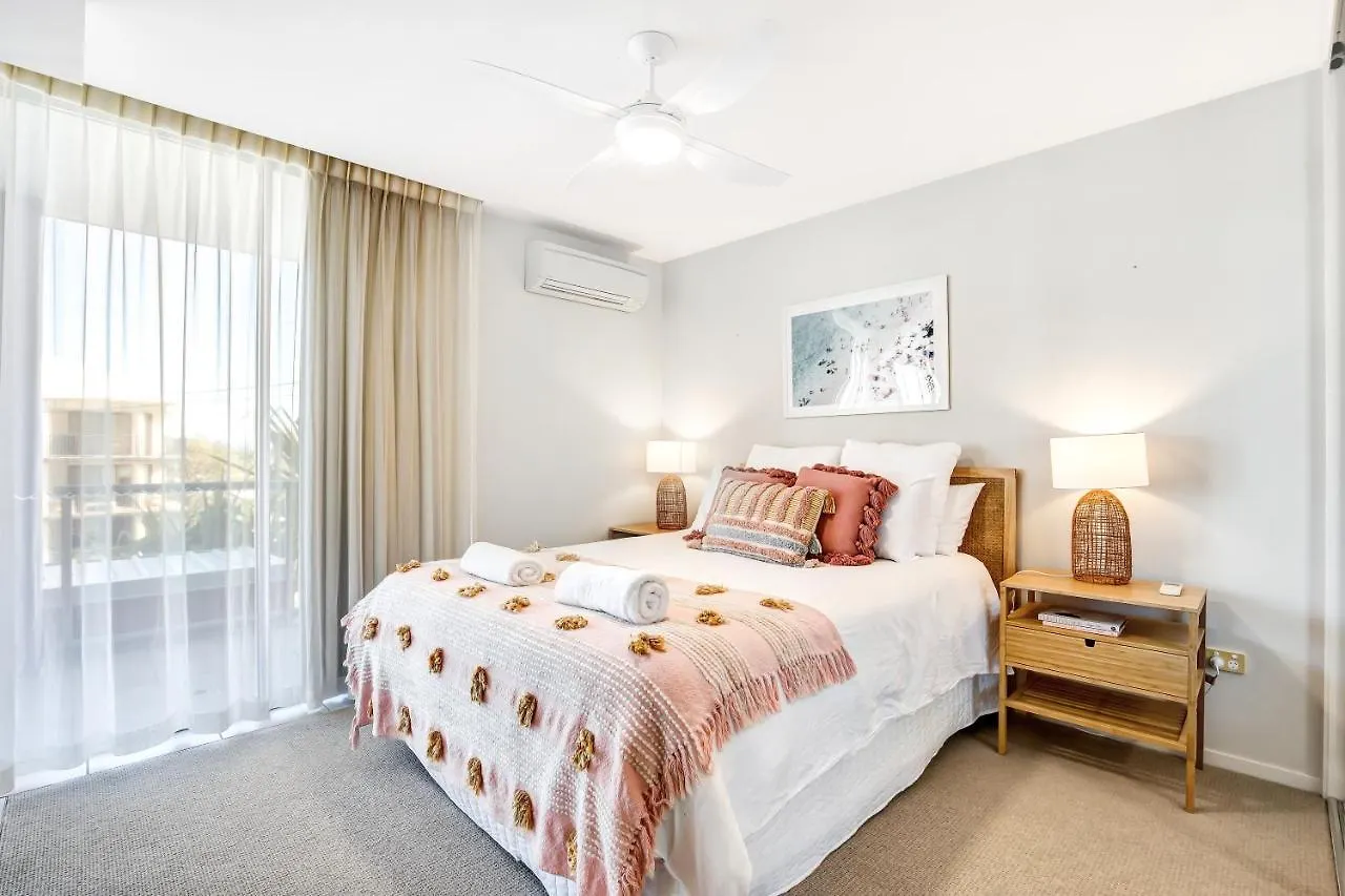 Central Kings Beach 2 Bedroom Apt W Pool And Spa Access Caloundra Appartement