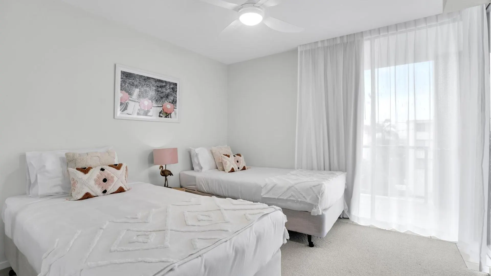 Central Kings Beach 2 Bedroom Apt W Pool And Spa Access Caloundra 0*,  Australië